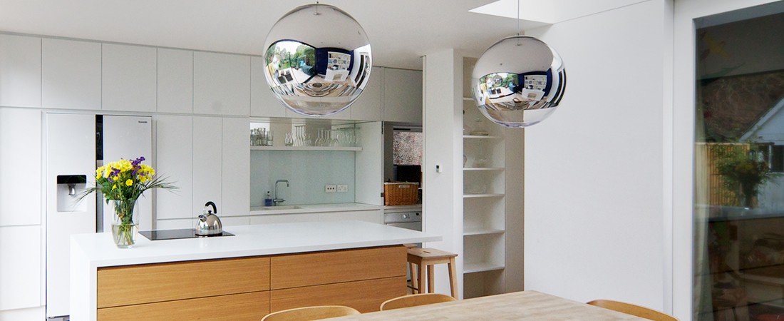 EMLYN ROAD, LONDON - LACQUERED KITCHEN